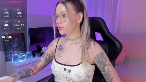 Snapshot of koza_dereza_ chatting on 10.18.25 Jess online show from 10.18.25