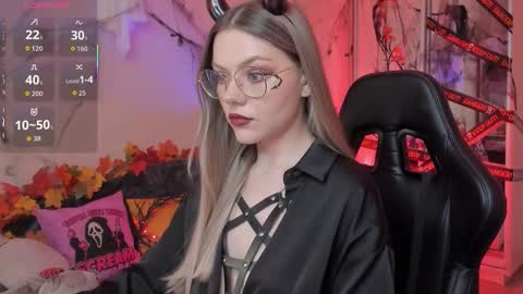 Snapshot of koza_dereza_ chatting on 10.28.25 Jess online show from 10.28.25