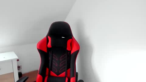 Snapshot of kozik1992 chatting on 10.19.25 Bartek online show from 10.19.25