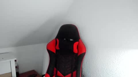 Snapshot of kozik1992 chatting on 10.21.25 Bartek online show from 10.21.25