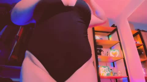 Khloe online show from 04.09.26