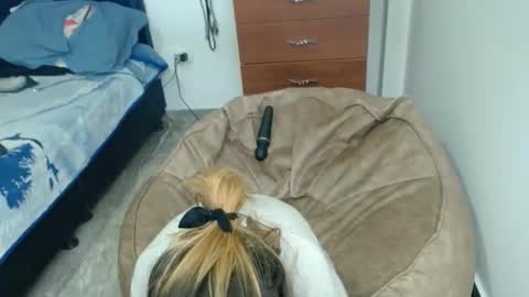 Snapshot of kratos_and_afrodita chatting on 10.06.25 kratos_and_afrodita online show from 10.06.25