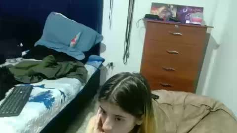 Snapshot of kratos_and_afrodita chatting on 10.15.25 kratos_and_afrodita online show from 10.15.25