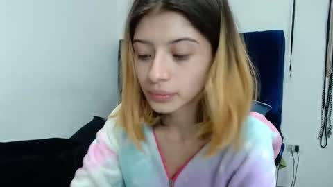 Snapshot of kratos_and_afrodita chatting on 10.27.25 kratos_and_afrodita online show from 10.27.25