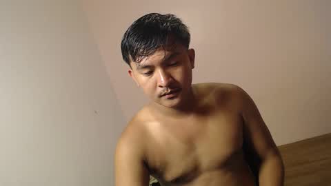 Snapshot of krezikeed chatting on 11.04.25 krezikeed online show from 11.04.25