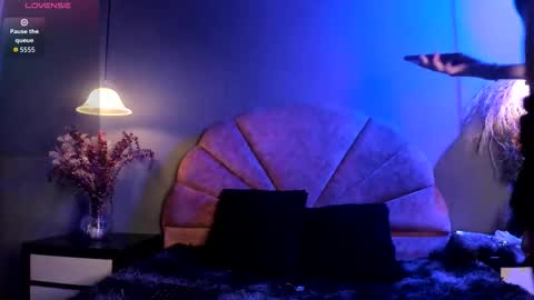 Nahomi online show from 11.12.25