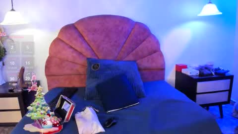 Nahomi online show from 12.04.25