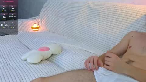 Kris Amelia online show from 10.31.25