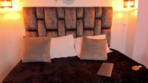 kris_kane1 online show from 12.04.25