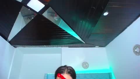 kriss_sweetboobs online show from 01.04.25