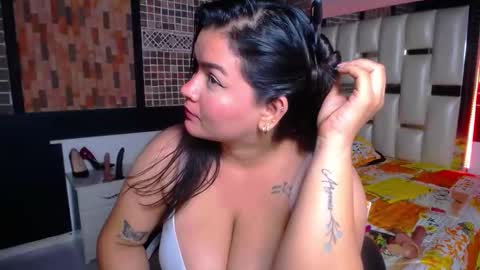 kriss_sweetboobs online show from 09.12.25