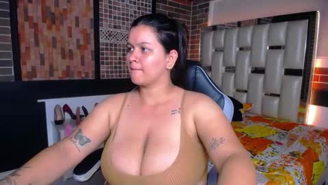 kriss_sweetboobs online show from 09.18.25