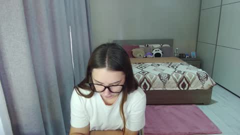 twitter    Annemarye 23 online show from 09.16.25