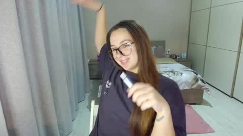 twitter    Annemarye 23 online show from 10.27.25