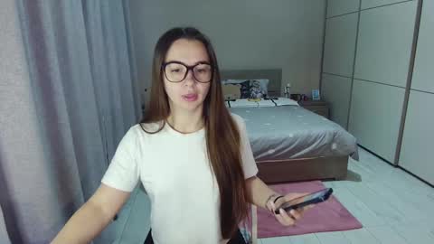 twitter    Annemarye 23 online show from 01.07.26