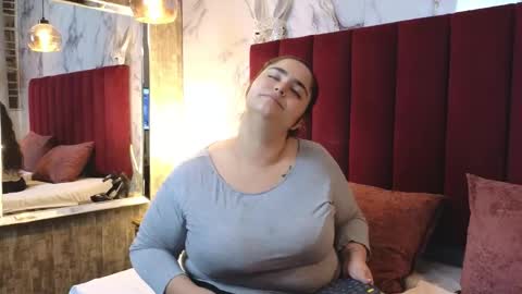 Snapshot of kristaritter chatting on 09.20.25 Krista Ritter online show from 09.20.25