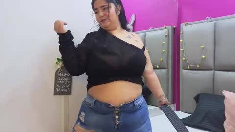 Snapshot of kristaritter chatting on 10.22.25 Krista Ritter online show from 10.22.25