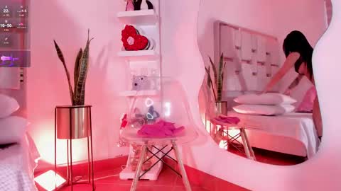 Snapshot of kristel_s_ chatting on 09.18.25 Kristeeeel Instagramaj cb05 online show from 09.18.25