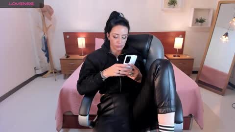 Sophia online show from 12.27.24