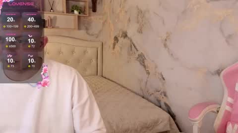 Snapshot of kristiana_1 chatting on 10.08.25 Kristiana and Antony online show from 10.08.25