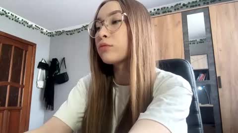 Mila online show from 04.25.26