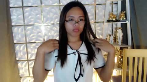 Snapshot of kristine_fox chatting on 04.12.26 kristine_fox online show from 04.12.26
