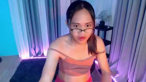 Snapshot of kristine_fox chatting on 05.24.26 kristine_fox online show from 05.24.26