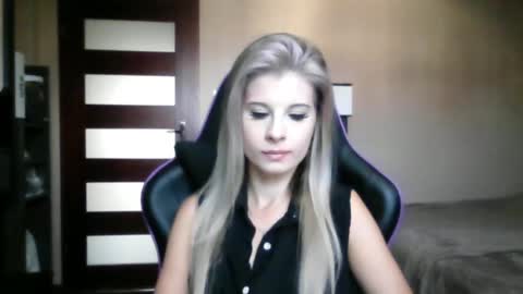 KristineAmore online show from 09.17.25