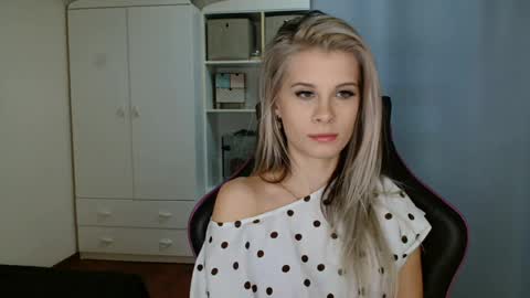 KristineAmore online show from 03.27.26