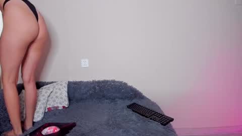 Snapshot of kristinesmith chatting on 02.17.25 Kristi online show from 02.17.25