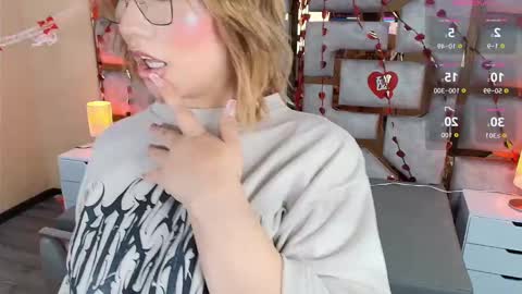 Snapshot of kristtal_key chatting on 09.19.25 Kristtal  online show from 09.19.25