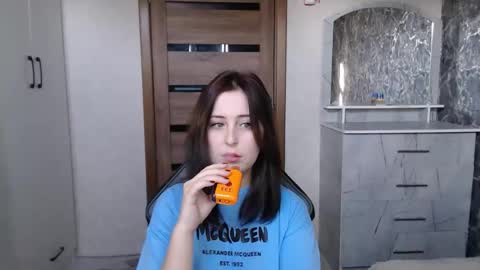 Snapshot of kristy_fran chatting on 10.24.25 Kristy online show from 10.24.25