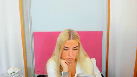 Snapshot of kristyflowers chatting on 02.07.25 KristyFlowers online show from 02.07.25