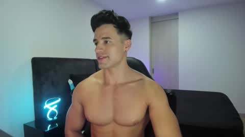 Snapshot of krops_ chatting on 10.05.25 KROPS online show from 10.05.25