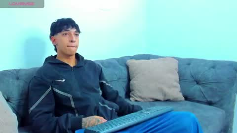 Snapshot of kroywave chatting on 06.29.26 Kroy Wave Muscle Tattoos Latino online show from 06.29.26