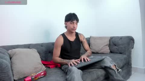 Snapshot of kroywave chatting on 07.04.26 Kroy Wave Muscle Tattoos Latino online show from 07.04.26