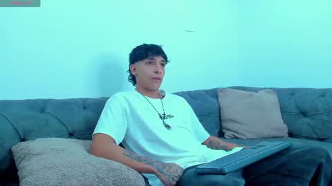 Snapshot of kroywave chatting on 07.07.26 Kroy Wave Muscle Tattoos Latino online show from 07.07.26