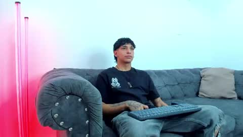 Snapshot of kroywave chatting on 07.14.26 Kroy Wave Muscle Tattoos Latino online show from 07.14.26