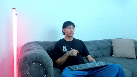 Snapshot of kroywave chatting on 07.15.26 Kroy Wave Muscle Tattoos Latino online show from 07.15.26