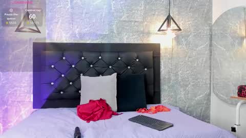 Kystal Taylor online show from 09.30.25