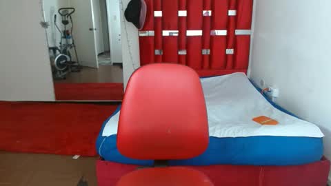 KRYSTAL THOMSON online show from 10.28.25