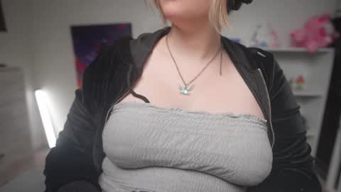 Krystal Syx online show from 10.10.25