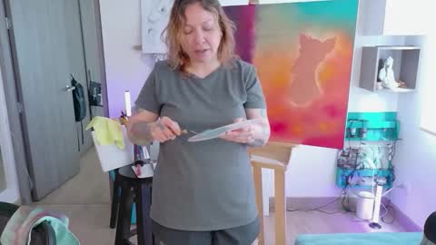 Snapshot of krystalviiolet chatting on 10.18.25 Krystal Violet online show from 10.18.25