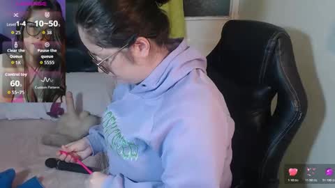Snapshot of kryystaladams chatting on 04.14.26 kryystaladams online show from 04.14.26