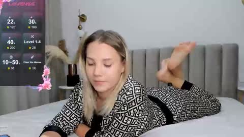 Snapshot of ksusha__sweet chatting on 09.21.25 Lady online show from 09.21.25