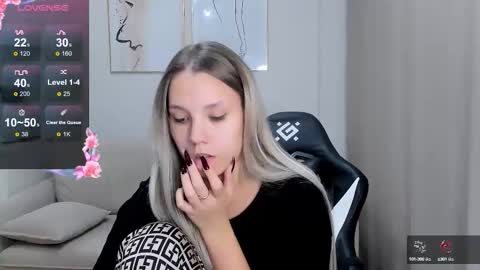 Snapshot of ksusha__sweet chatting on 10.06.25 Lady online show from 10.06.25