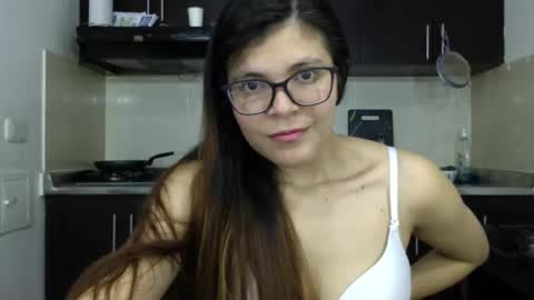 Snapshot of ktiana21 chatting on 01.06.25 kattaleya online show from 01.06.25