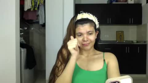 Snapshot of ktiana21 chatting on 02.02.25 kattaleya online show from 02.02.25