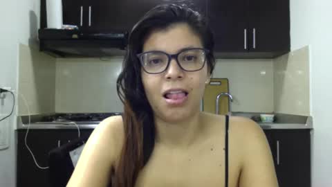 Snapshot of ktiana21 chatting on 02.10.25 kattaleya online show from 02.10.25