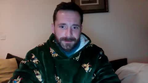 Snapshot of ktmd90 chatting on 11.30.25 ktmd90 online show from 11.30.25